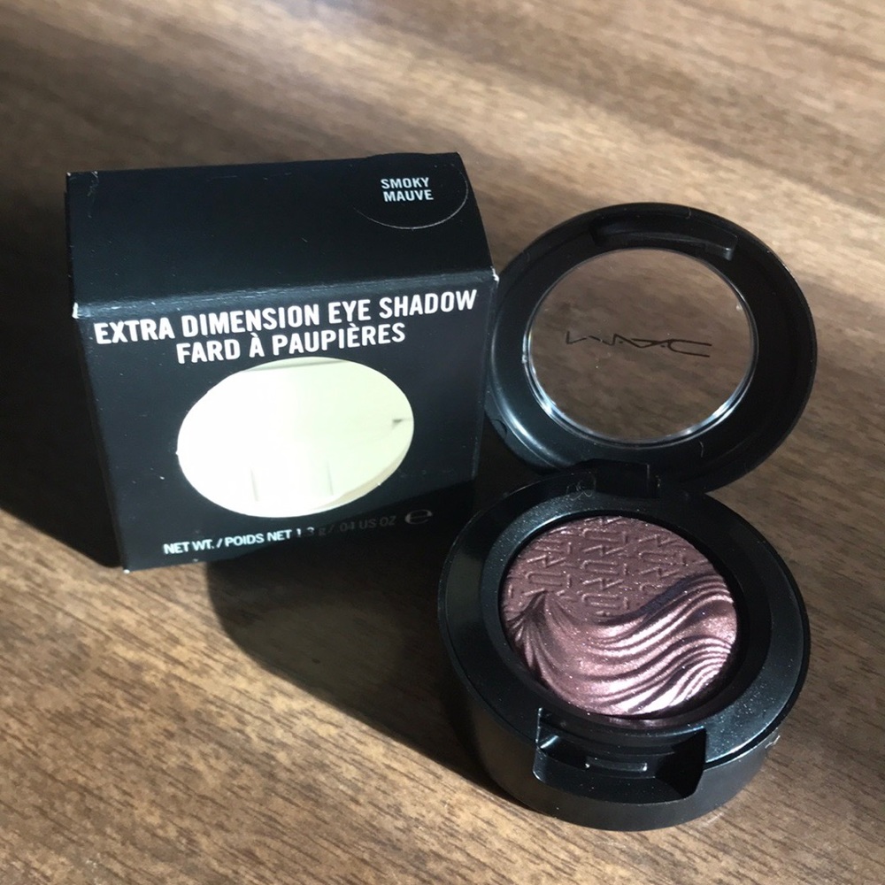 MAC Extra Dimension eye shadow 🖤
